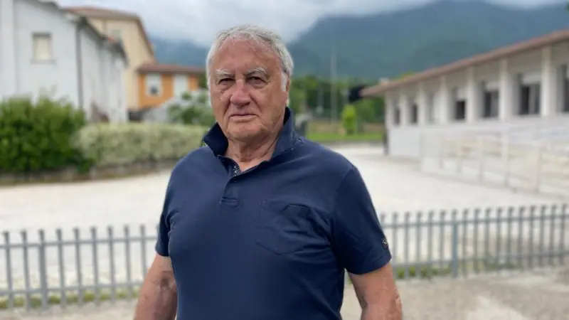 Giacomo de Luca está preocupado com o futuro da escola primária de Fregona | Foto: BBC