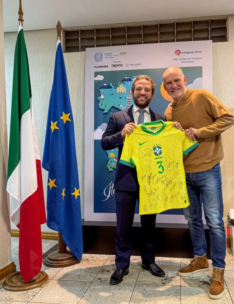 Ídolo do futebol, Taffarel visita consulado italiano em Porto Alegre