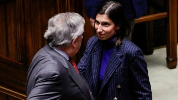 Antonio Tajani, líder do Forza Italia, defende o Ius Scholae ao lado do PD, de Elly Schlein | Foto: Reprodução