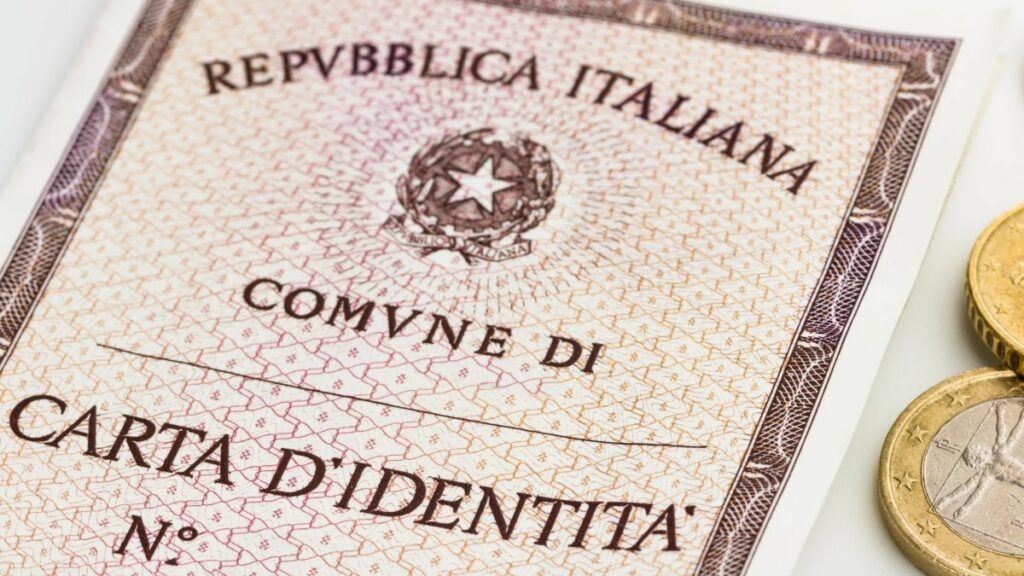 Carteira de identidade em papel perde validade para passaporte em agosto de 2026