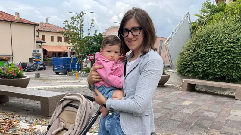Valentina deve retornar ao trabalho em breve e sua filha Diletta ficará sob os cuidados da família