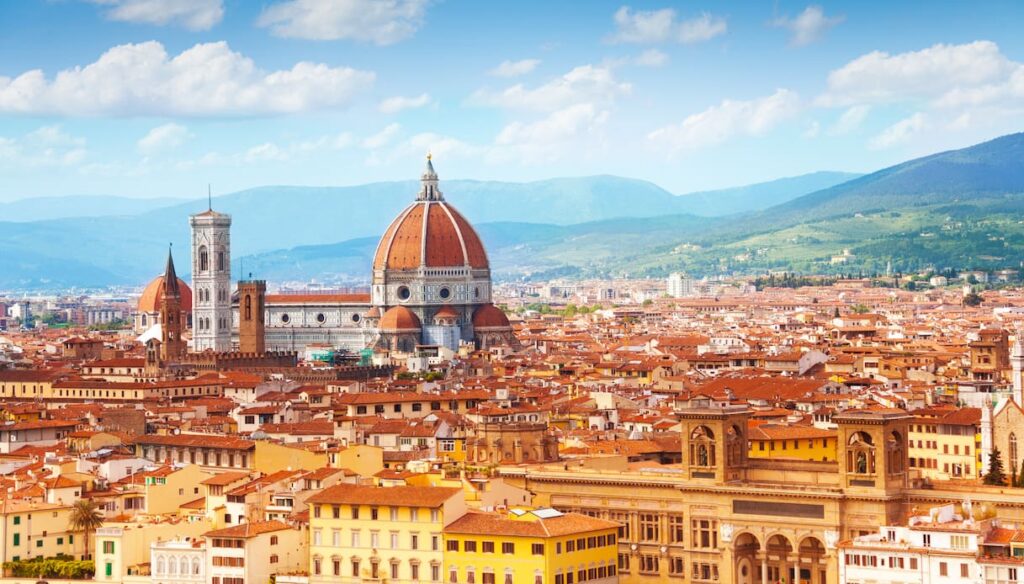 Firenze (ou Florenca) lidera o ranking europeu com sua herança renascentista e sabores toscanos.