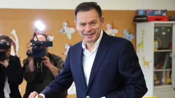 O primeiro-ministro de Portugal, Luís Montenegro, encampou propostas da extrema direita na lei que visa controlar a imigração | Foto: Luis Vieira/AP