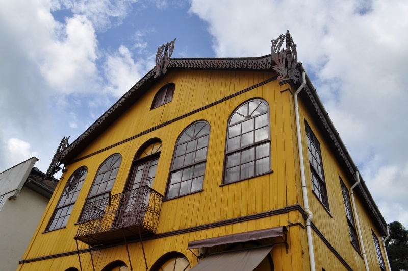 Casa da Neni reúne artesanato típico e café com sabores coloniais em ambiente acolhedor no centro histórico de Antônio Prado.