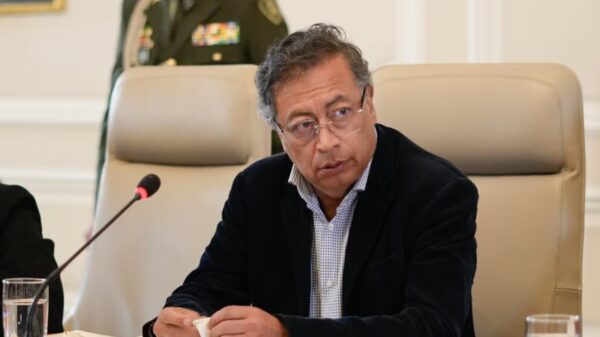 Presidente colombiano ameaça devolver a cidadania italiana por Gaza.