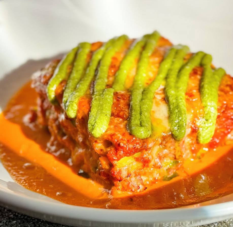 Lasagna al Ragù, com massa de espinafre e ragu de costela, do Marena