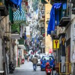 As roupas nos varais são símbolo da vida cotidiana dos Quartieri Spagnoli, em Napoli.