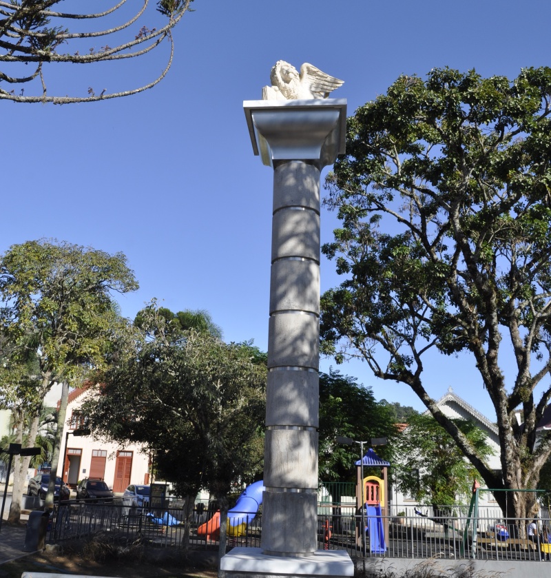 Monumento Leão de São Marcos simboliza a herança vêneta e é um dos marcos culturais de Antônio Prado.