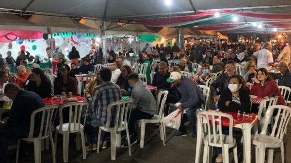 The party takes place at José Affonso Junqueira Park, behind the Palace Hotel