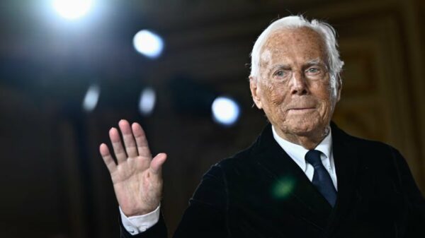 Morre Giorgio Armani, mestre da alfaiataria italiana, aos 91 anos