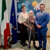 Dona Orphila, de 98 anos, no Consulado da Itália em Porto Alegre, onde emitiu seu passaporte | Foto: Consulado