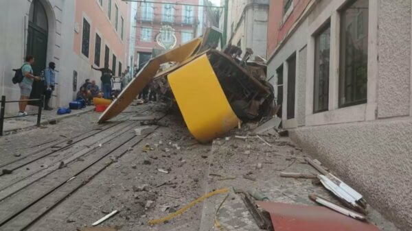Italiana desiste de passeio e escapa por minutos do desastre do Elevador da Glória
