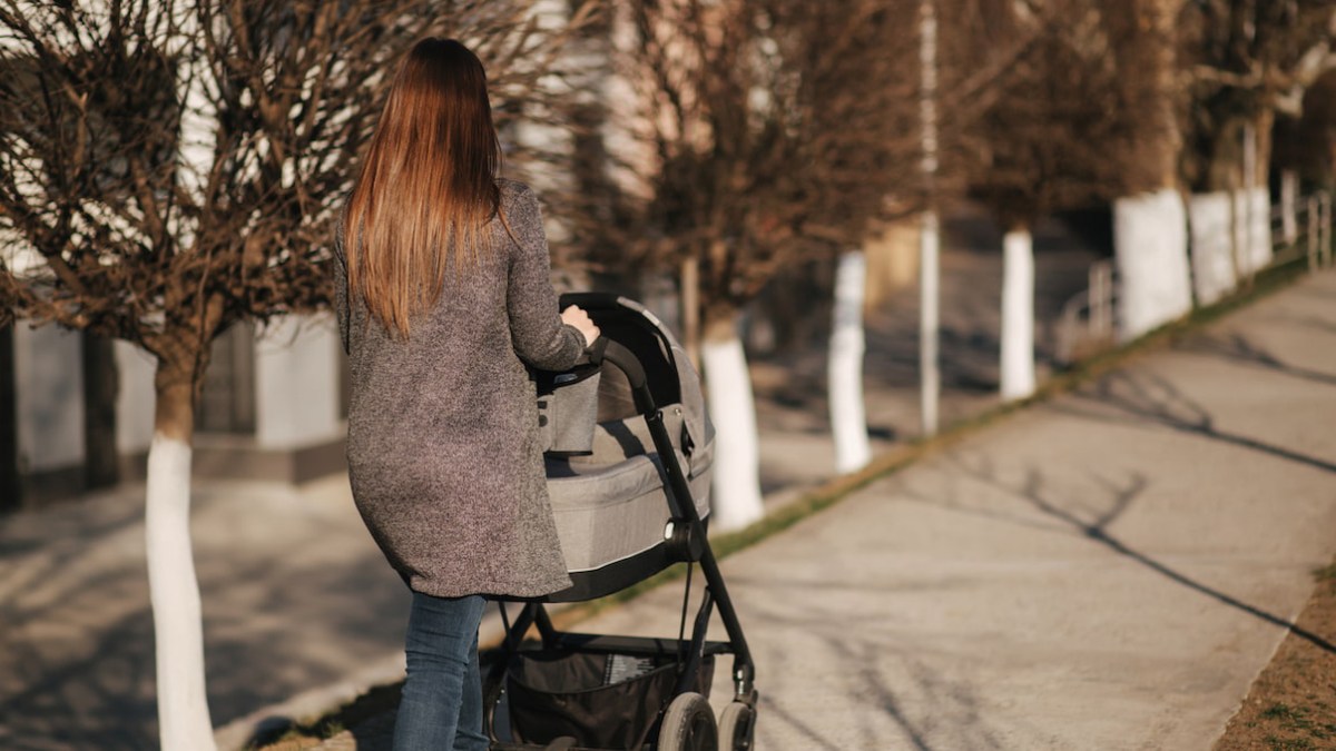 Algumas famílias exigem que a profissional acompanhe a rotina de viagens internacionais.