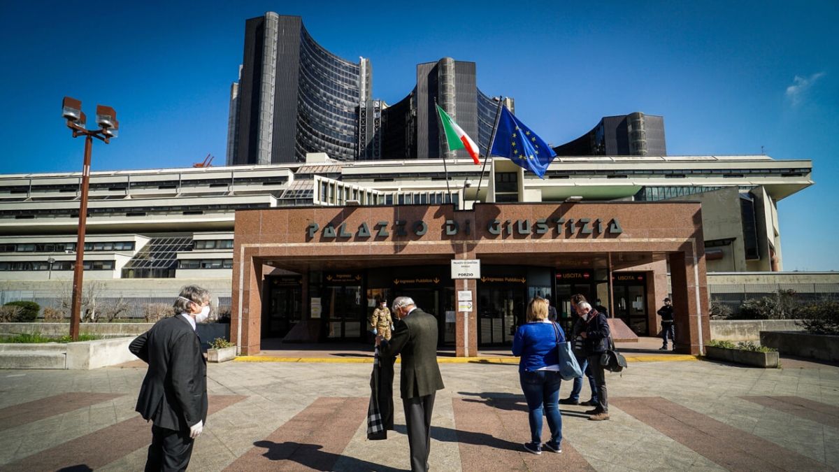 Tribunal de Nápoles designa oito juízes para acelerar processos de cidadania italiana.