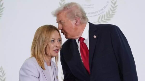 Em cúpula sobre Gaza, Trump chama Meloni de linda: “Assumo o risco”