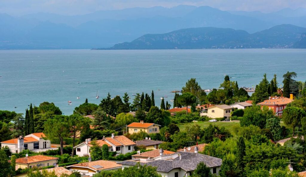 Vista de Castelnuovo del Garda, cidade próxima a Verona, no norte da Itália.