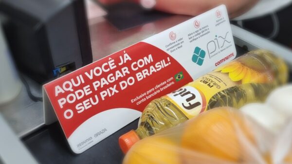 No Continente de Cascais, Portugal, já é possível pagar compras com Pix do Brasil.