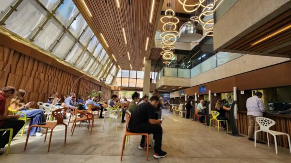 Demanda crescente de ítalo-brasileiros pressiona a estrutura dos consulados italianos no país.