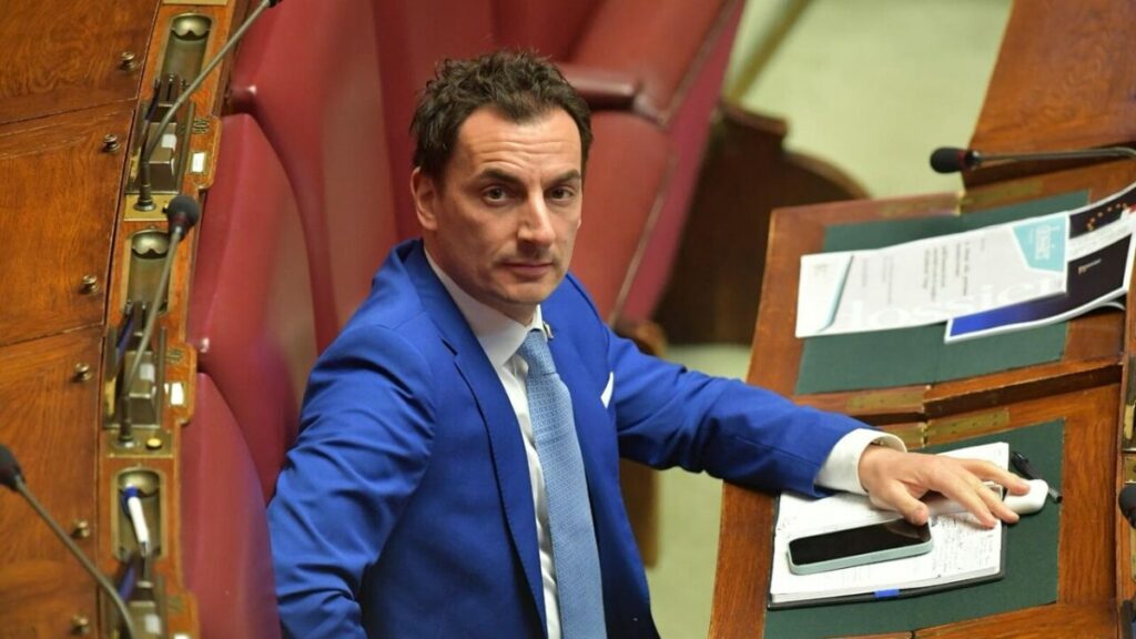 Jacopo Morrone, deputado da Lega e autor da proposta que endurece regras da cidadania italiana.