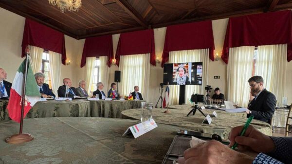 Reunião do CGIE para a América Latina em andamento no Palazzo Garibaldi, em Curitiba.