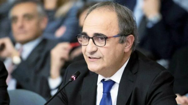 Ricardo Merlo, presidente do MAIE, afina discurso: teste B1 só valerá para nascidos após nova lei.