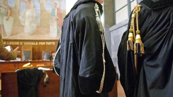 Juízes de diferentes regiões italianas julgarão à distância os processos acumulados em Veneza.