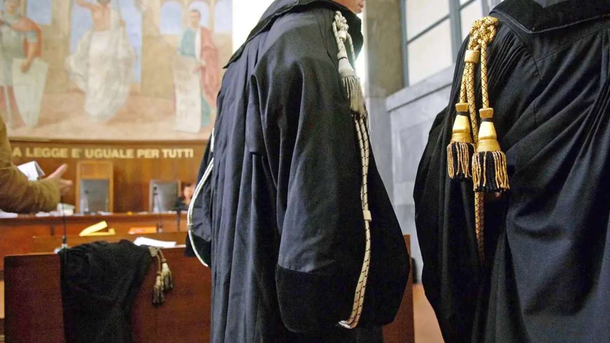 Juízes de diferentes regiões italianas julgarão à distância os processos acumulados em Veneza.