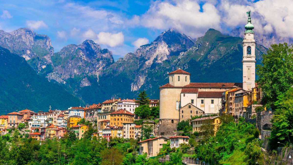 Prefeito de Pedras Grandes propõe romper pacto com Belluno em protesto ao decreto que limita cidadania italiana por descendência.