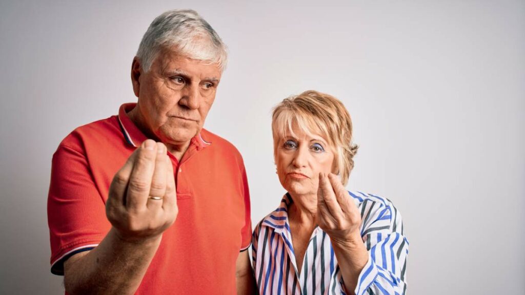 Expressividade é um traço cultural italiano, mas seu uso varia conforme a região e o contexto social.