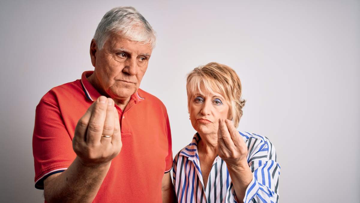 Expressividade é um traço cultural italiano, mas seu uso varia conforme a região e o contexto social.