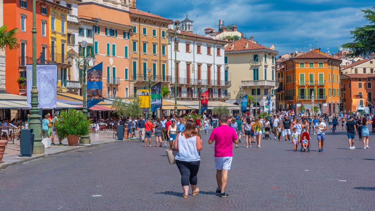 Ato em Verona defende expulsão de imigrantes