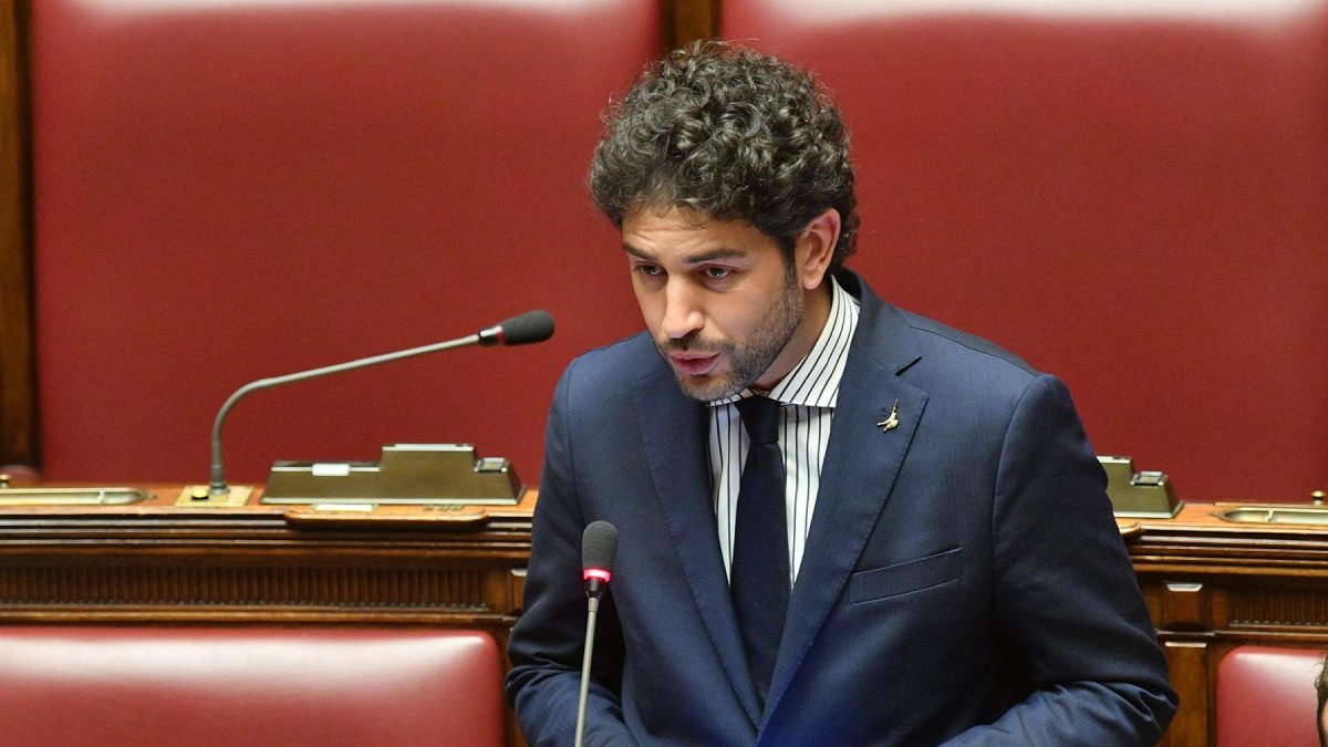 Proposta da Liga exige cidadania italiana desde o nascimento para cargos máximos do Estado