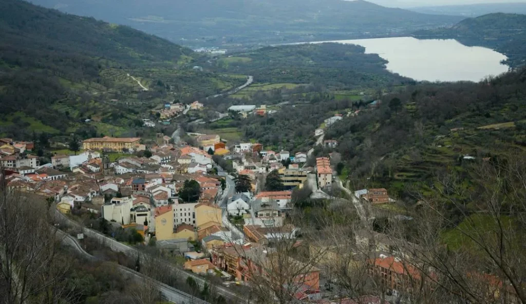 Vista panoramica dei Baños de Montemayor.