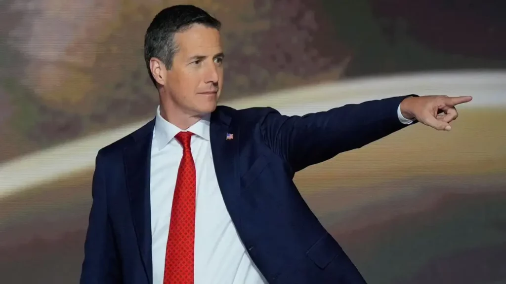 Bernie Moreno, senador republicano por Ohio, abriu mão da cidadania colombiana ao se naturalizar americano.