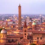 Com aluguel acessível e ajuda de até €6 mil, Bologna reacende esperança por moradia digna