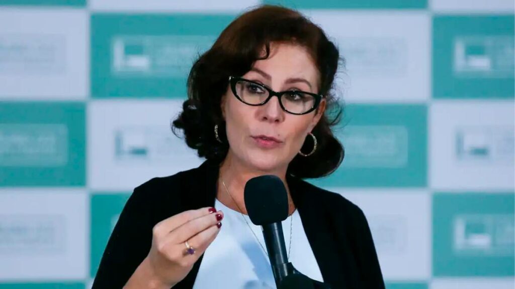 Justiça da Itália exigiu do Brasil garantias sobre as condições dos presídios antes de decidir se extradita a deputada Carla Zambelli.