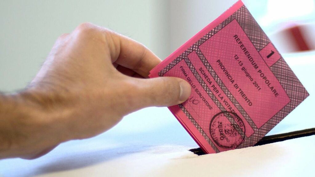 Mudança no voto dos italianos no exterior causa reação e críticas à proposta do governo