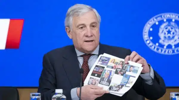Antonio Tajani, vice-primeiro-ministro da Itália, durante apresentação do decreto que alterou as regras para reconhecimento da cidadania italiana por descendência, em 28 de março de 2025.