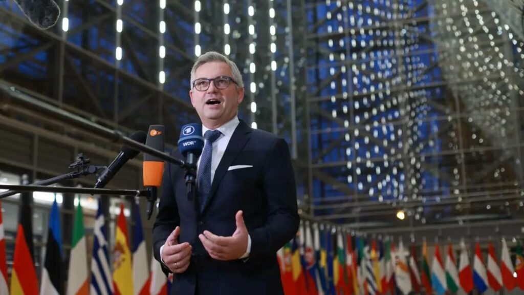 O comissário europeu para as Migrações, Magnus Brunner | Foto: Olivier Hoslet/EPA