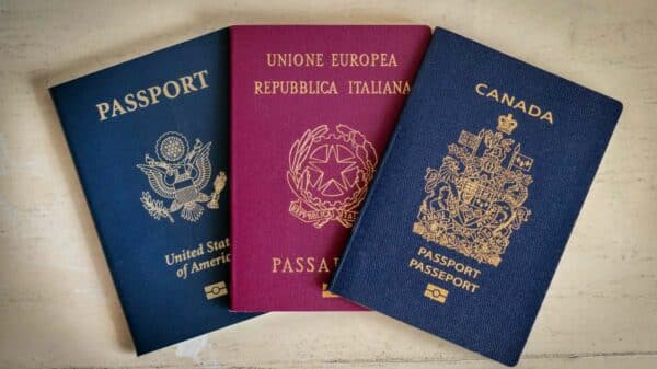 Futuro da dupla cidadania em risco: proposta dos EUA mira americanos na Europa