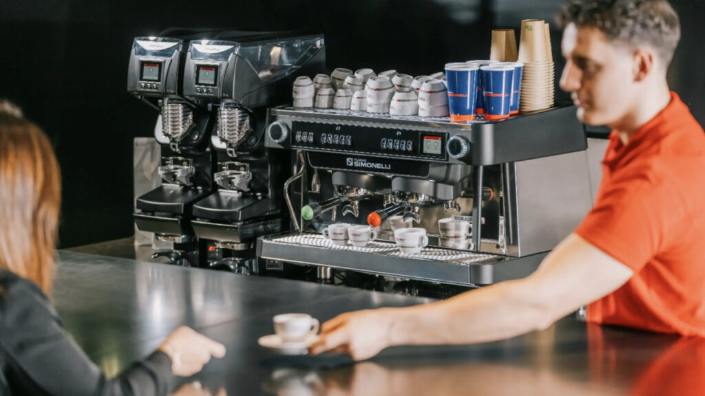 Marcas tradicionais moldaram o gosto do café na Itália ao longo das décadas.