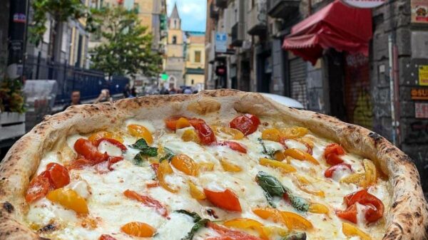 Napoli é eleita a melhor cidade do mundo para comer, segundo ranking global