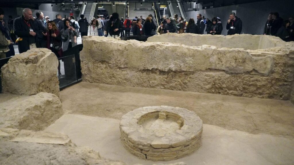 Roma inaugura estações de metrô com achados arqueológicos no centro histórico