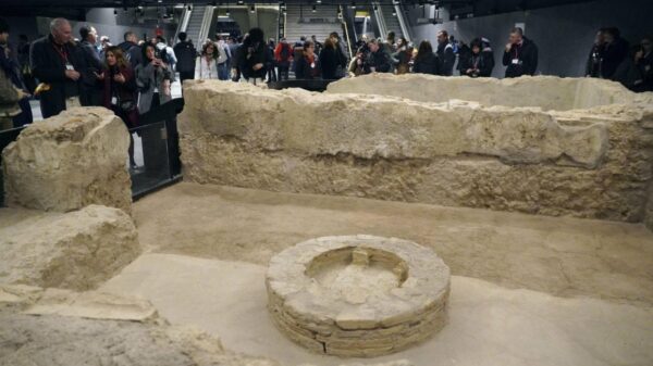 Roma inaugura estações de metrô com achados arqueológicos no centro histórico