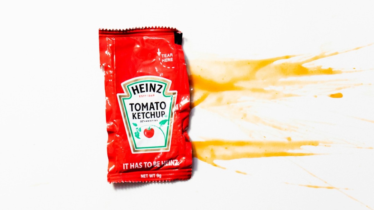 Europa proíbe sachês de ketchup e maionese a partir de agosto