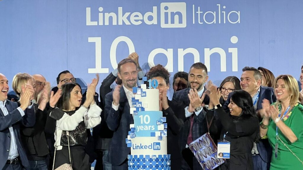 Relatório do LinkedIn aponta alta demanda em IA, engenharia e saúde para este ano.