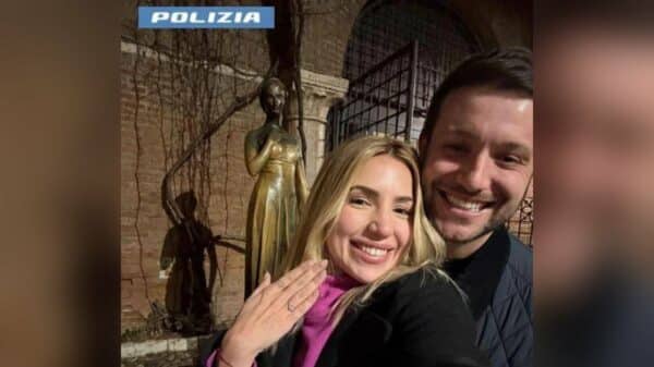 O plano era um pedido de casamento romântico em Verona, na varanda de Julieta. Mas o destino mudou tudo na Estação Central de Milão.