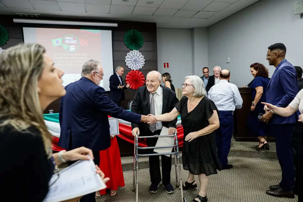 Deputado Tercilio Turini (MDB) homenageia italianos que contribuíram na construção de Londrina
