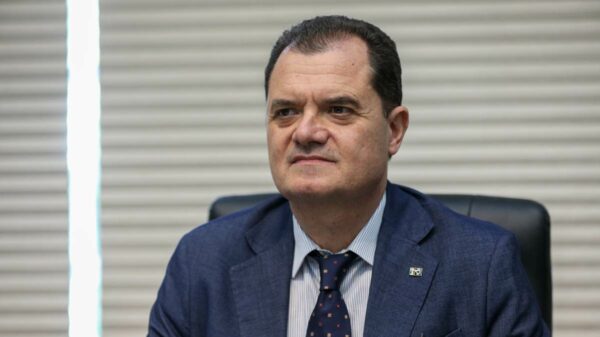 Fabio Porta: nova proposta quer garantir direito de cidadania italiana até os 18 anos