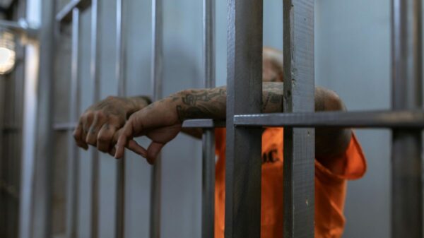 O novo relatório do Ministério das Relações Exteriores revela que mais de 2.100 cidadãos enfrentam sistemas prisionais estrangeiros em 2025